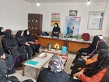 ارائه آموزش های فرزندآوری و جوانی جمعیت در مدارس روستای دهنو به مناسبت هفته سلامت بانوان از سوی مرکز خدمات جامع سلامت دهنو